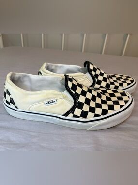 Vans Classic Checkerboard Slip-On Sneakers Women’s 9